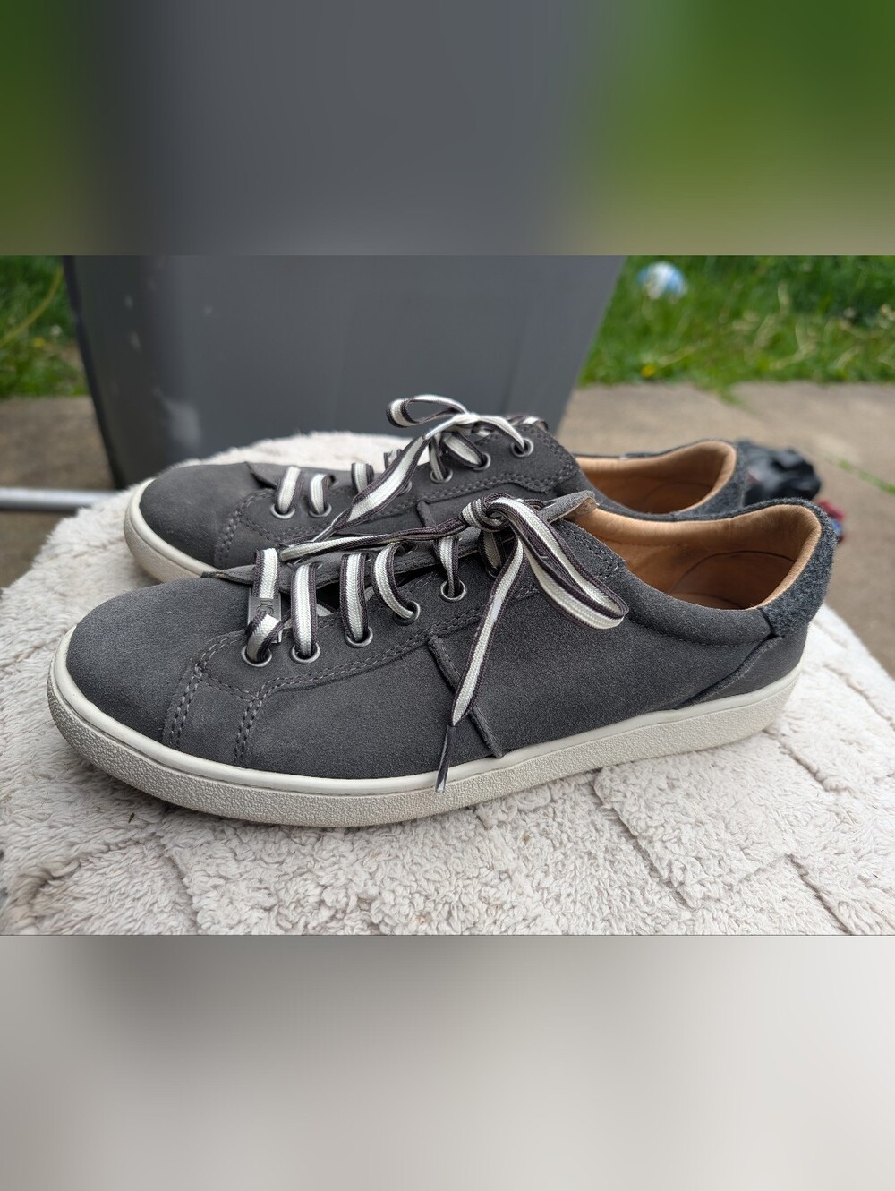 Women's Gray Leather UGG Lace Up Sneakers Size 10/41